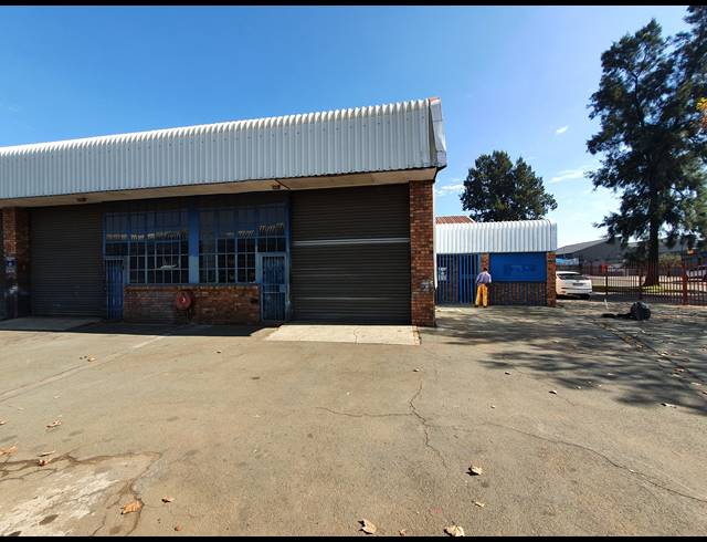 250M² WAREHOUSE TO LET IN ALRODE SOUTH